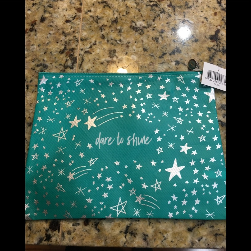 Thrive cosmetic —2 bags